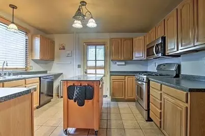 127-129 Thompson St., Springfield, MA 01109 - Photo 7