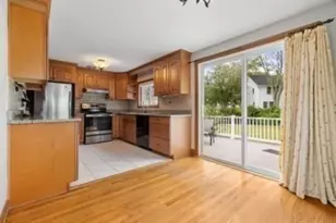 124 Cambridge, Burlington, MA 01803 - Photo 3
