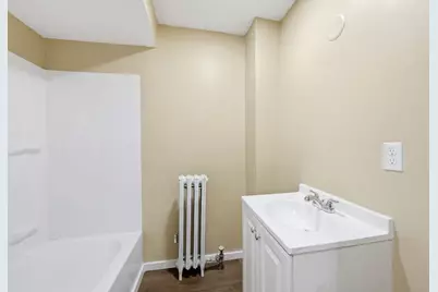 282 White St, Springfield, MA 01108 - Photo 17
