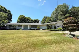 37 Stephen Pl, Newton, MA 02461 - Photo 3