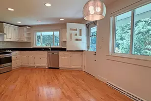 37 Stephen Pl, Newton, MA 02461 - Photo 15