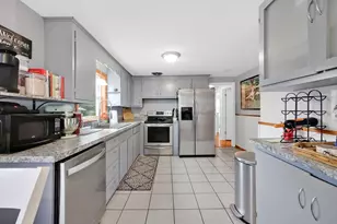 50 Hazen St, Springfield, MA 01119 - Photo 5