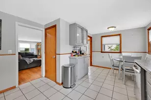 50 Hazen St, Springfield, MA 01119 - Photo 7