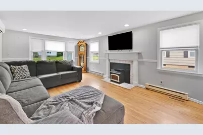 50 Hazen St, Springfield, MA 01119 - Photo 9