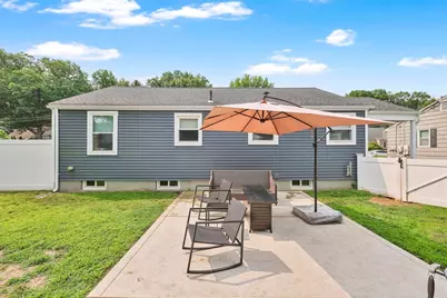 50 Hazen St, Springfield, MA 01119 - Photo 3