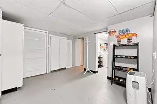 85 Brook St, Holyoke, MA 01040 - Photo 37