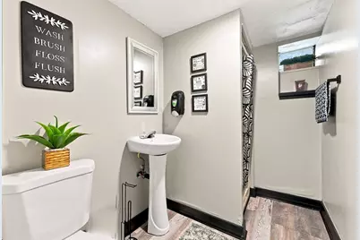 85 Brook St, Holyoke, MA 01040 - Photo 31