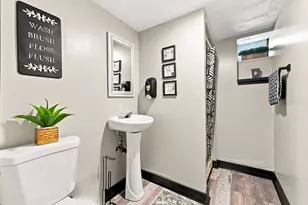 85 Brook St, Holyoke, MA 01040 - Photo 31