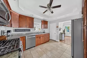 31 Chancery St, New Bedford, MA 02740 - Photo 5