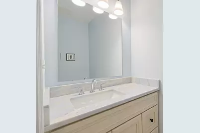 10 Homes Ave, Franklin, MA 02038 - Photo 17