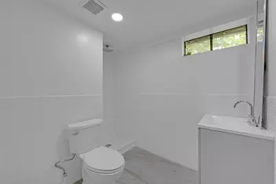 54 Colbert St, Leominster, MA 01453 - Photo 23