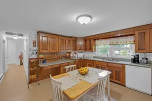 54 Colbert St, Leominster, MA 01453 - Photo 5