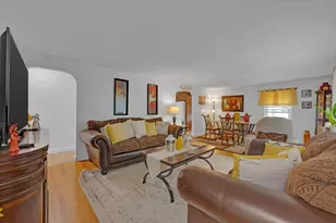 54 Colbert St, Leominster, MA 01453 - Photo 9