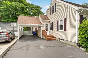 22 Evelyn St, New Bedford, MA 02745 - Photo 5