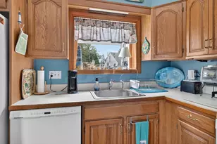 22 Evelyn St, New Bedford, MA 02745 - Photo 19
