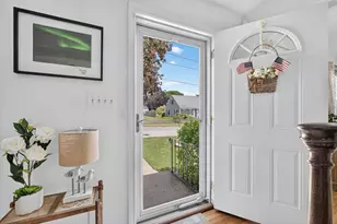 22 Evelyn St, New Bedford, MA 02745 - Photo 9