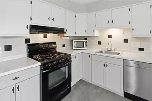 17 Green Dr, Dartmouth, MA 02747 - Photo 17