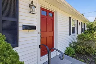 17 Green Dr, Dartmouth, MA 02747 - Photo 7