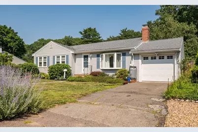 47 Sharon Rd, Hamilton, MA 01982 - Photo 1