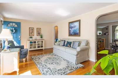 47 Sharon Rd, Hamilton, MA 01982 - Photo 9