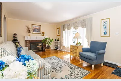 47 Sharon Rd, Hamilton, MA 01982 - Photo 5