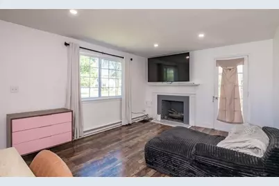 379 Roosevelt Ave, Springfield, MA 01118 - Photo 15