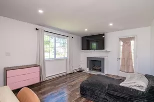 379 Roosevelt Ave, Springfield, MA 01118 - Photo 15