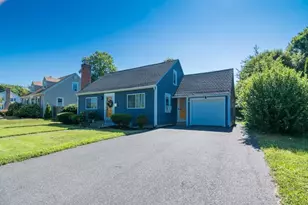379 Roosevelt Ave, Springfield, MA 01118 - Photo 3