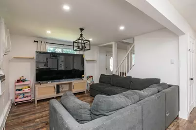 379 Roosevelt Ave, Springfield, MA 01118 - Photo 13