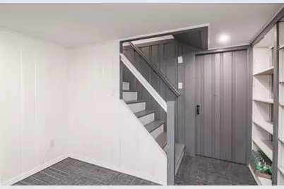 379 Roosevelt Ave, Springfield, MA 01118 - Photo 29