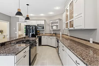 4 Iroquois Ln, Wilbraham, MA 01095 - Photo 11