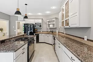 4 Iroquois Ln, Wilbraham, MA 01095 - Photo 11