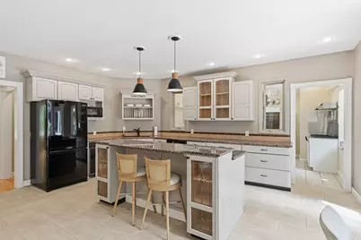 4 Iroquois Ln, Wilbraham, MA 01095 - Photo 9