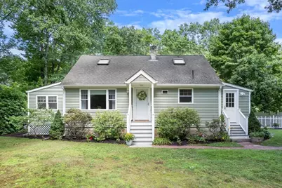 314 Pleasant St, Franklin, MA 02038 - Photo 3