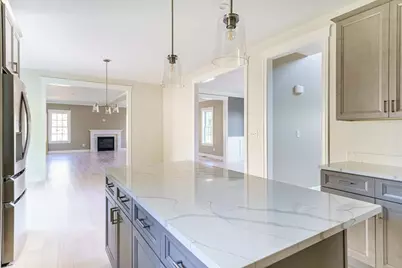 121 Valerie Run, Northbridge, MA 01534 - Photo 3