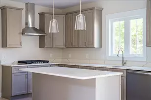 121 Valerie Run, Northbridge, MA 01534 - Photo 11