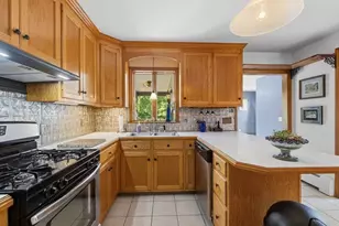 20 Kane St, Fairhaven, MA 02719 - Photo 15