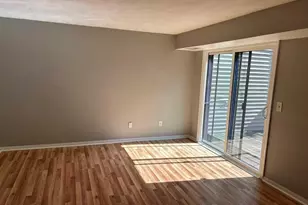 39 Pebble Pl, Malden, MA 02148 - Photo 11