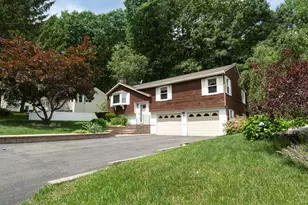 8 Cedar Rd, Holden, MA 01520 - Photo 3