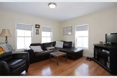 12 Garfield St, Marlborough, MA 01752 - Photo 3