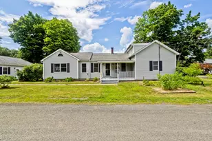 82 Montgomery St, Westfield, MA 01085 - Photo 3