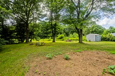82 Montgomery St, Westfield, MA 01085 - Photo 11