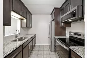 36 Maple Crest Cir, Holyoke, MA 01040 - Photo 7