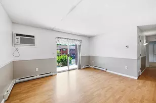 36 Maple Crest Cir, Holyoke, MA 01040 - Photo 3