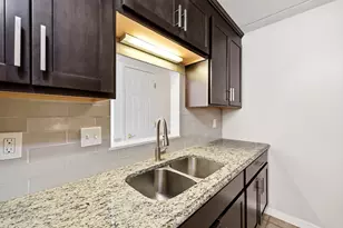 36 Maple Crest Cir, Holyoke, MA 01040 - Photo 9