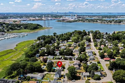102 Manzanetta Ave, Weymouth, MA 02188 - Photo 5