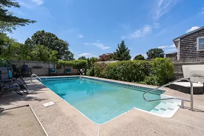 102 Manzanetta Ave, Weymouth, MA 02188 - Photo 31