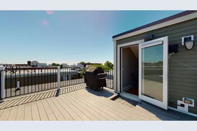 721 E 6th St #4, Boston, MA 02127 - Photo 17