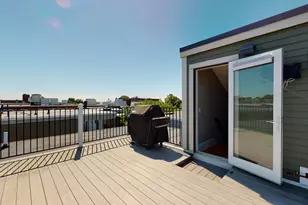 721 E 6th St, Boston, MA 02127 - Photo 17