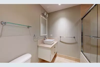 721 E 6th St #4, Boston, MA 02127 - Photo 11
